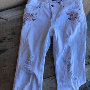 Angel Kiss White Ripped Jeans